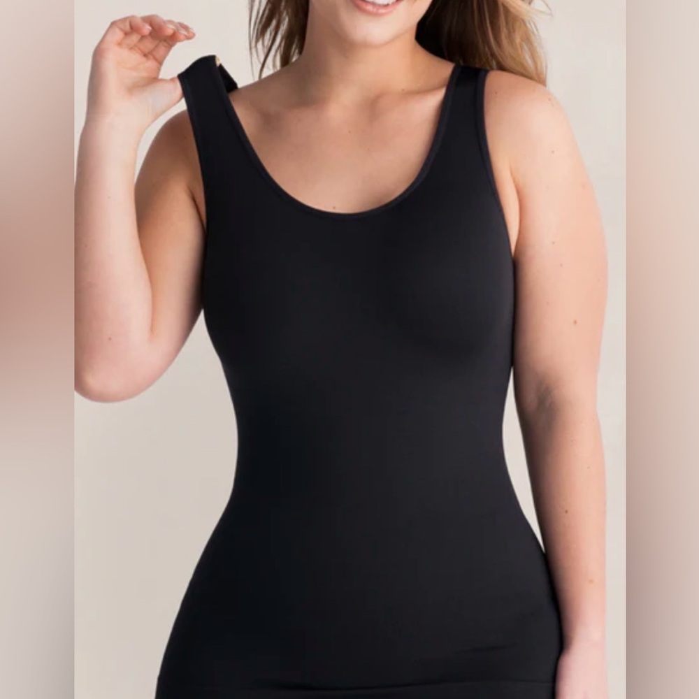 Shapermint essentials all day everyday scoop neck cami size small